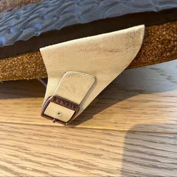 Birkenstock Gizeh Pearl Leather Sandal - Picture 11 of 14